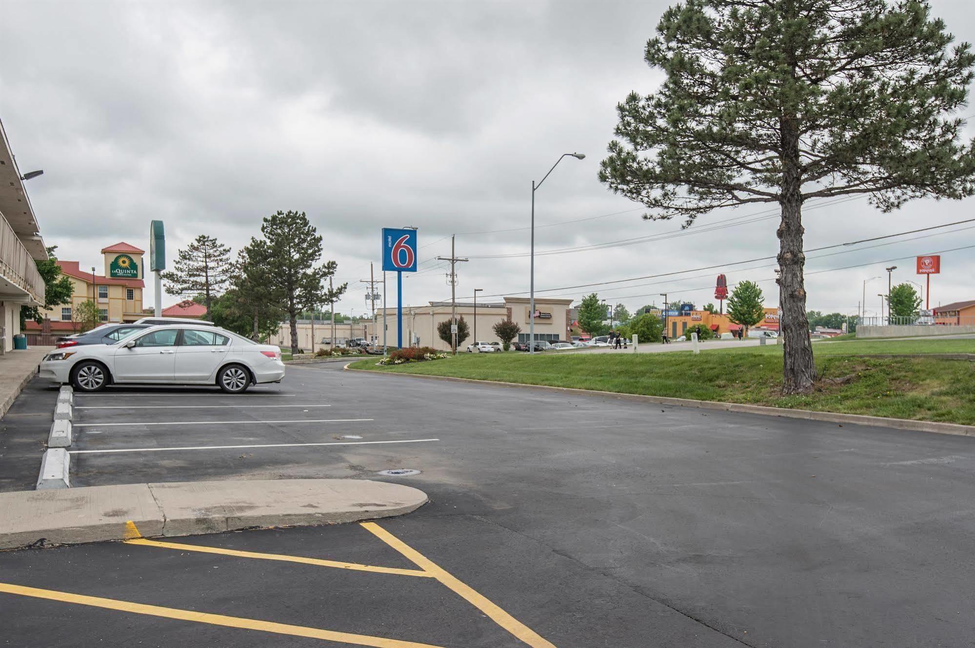 Motel 6 Kansas City, Mo - Airport Luaran gambar