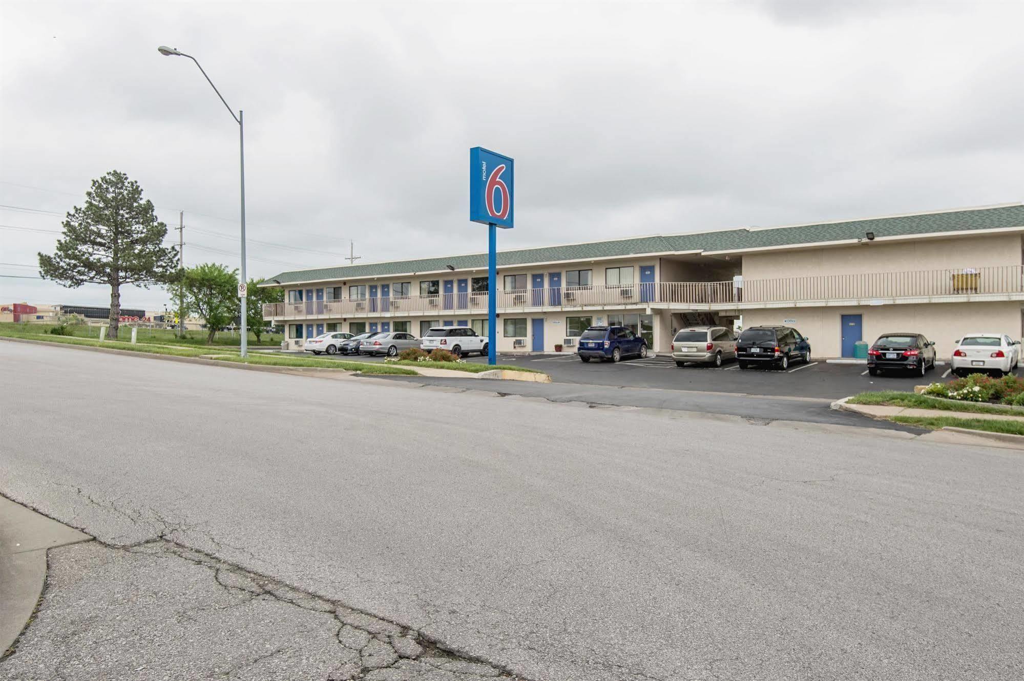 Motel 6 Kansas City, Mo - Airport Luaran gambar
