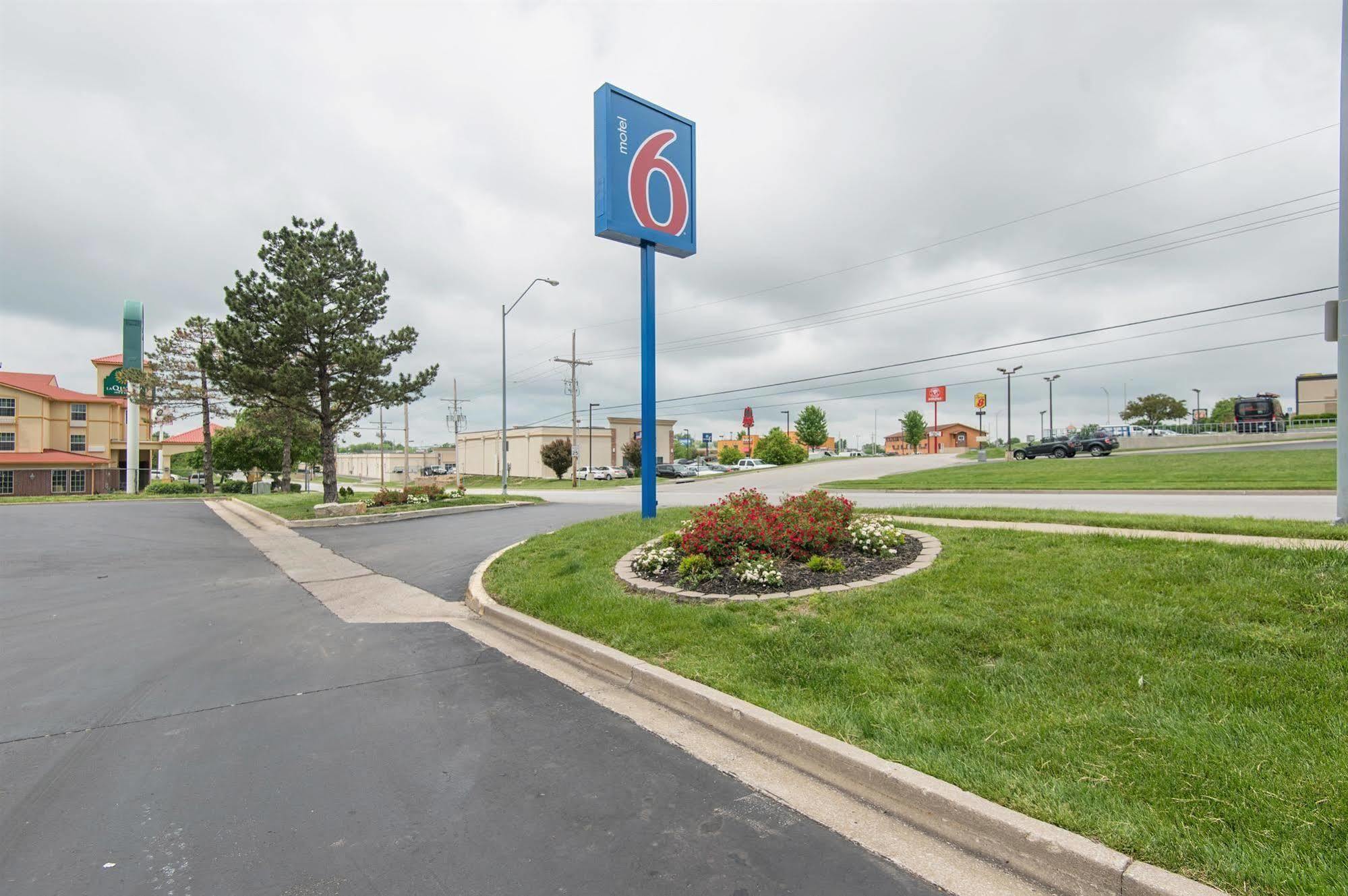 Motel 6 Kansas City, Mo - Airport Luaran gambar