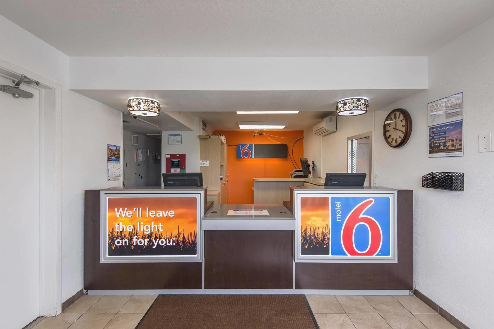 Motel 6 Kansas City, Mo - Airport Luaran gambar