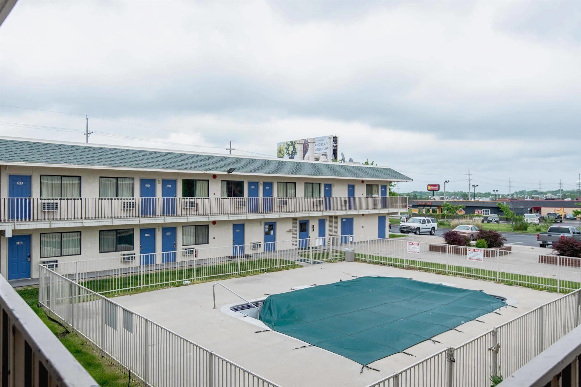 Motel 6 Kansas City, Mo - Airport Luaran gambar
